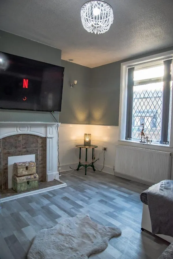 Holiday home Bv Classic 2 Bedroom At Leeds Road Huddersfield Perfect For Contractors United Kingdom