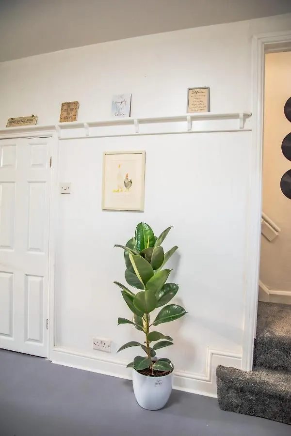 Bv Classic 2 Bedroom At Leeds Road Huddersfield Perfect For Contractors