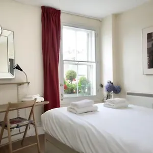 Royal Mile Apartment, 1 Minute From The Castle. Edinburgh