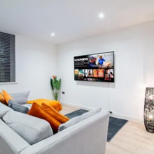 2-bedroom With Breathtaking Views In Holmfirth Village, Huddersfield