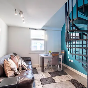 Heart Of Apt10 Huddersfield